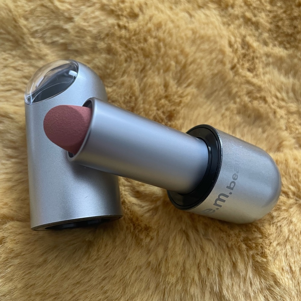 Cosmetics - Picture 5 of 15